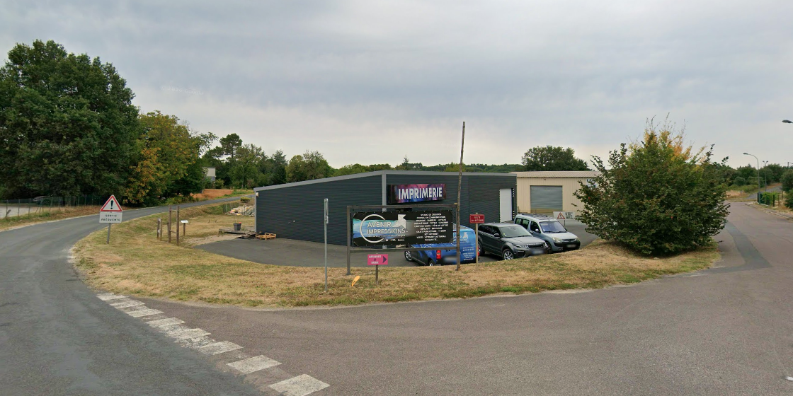 Façade de l’atelier Avenir Impressions, 37 route des Artisans à Saint-Geniès