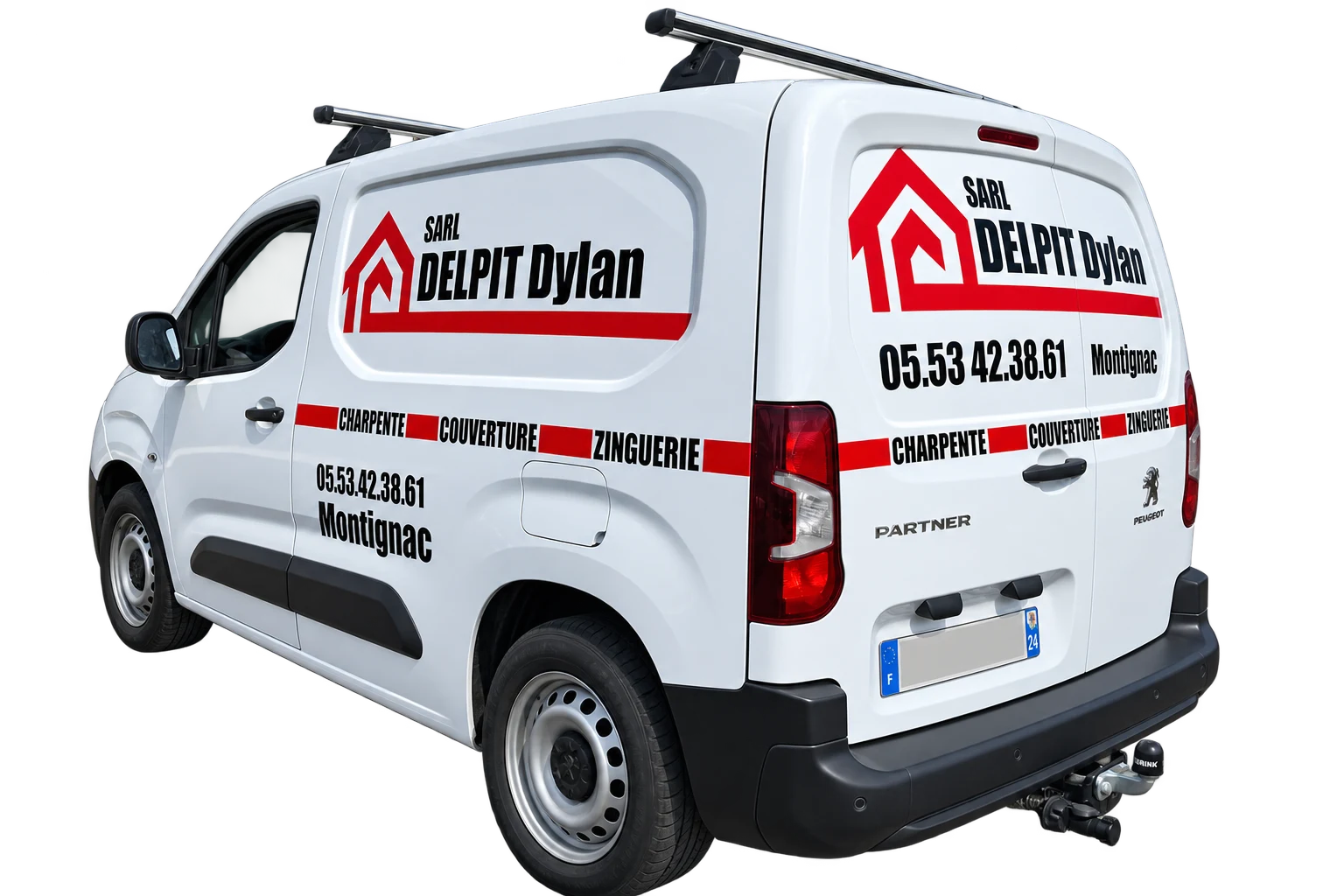 Peugeot Partner de la SARL Delpit Dylan vu de trois quarts arrière : lettrage noir et rouge, logo et téléphone en adhésif